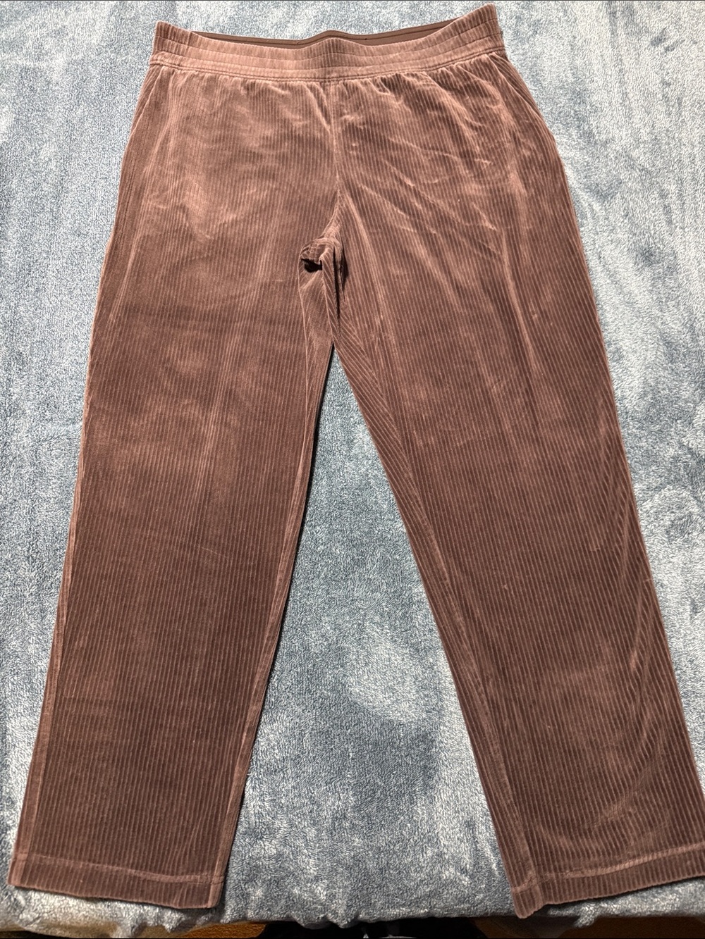 Lululemon Scuba Mid-Rise Wide-Leg Pant 7/8 Length *Velvet Cord